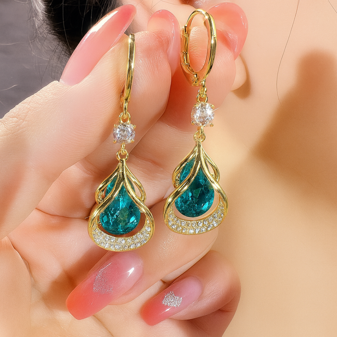 Caravanas con Diseño de Gota y Baño de Oro