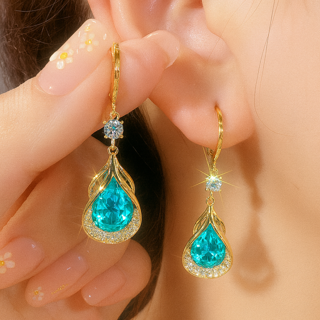 Caravanas con Diseño de Gota y Baño de Oro