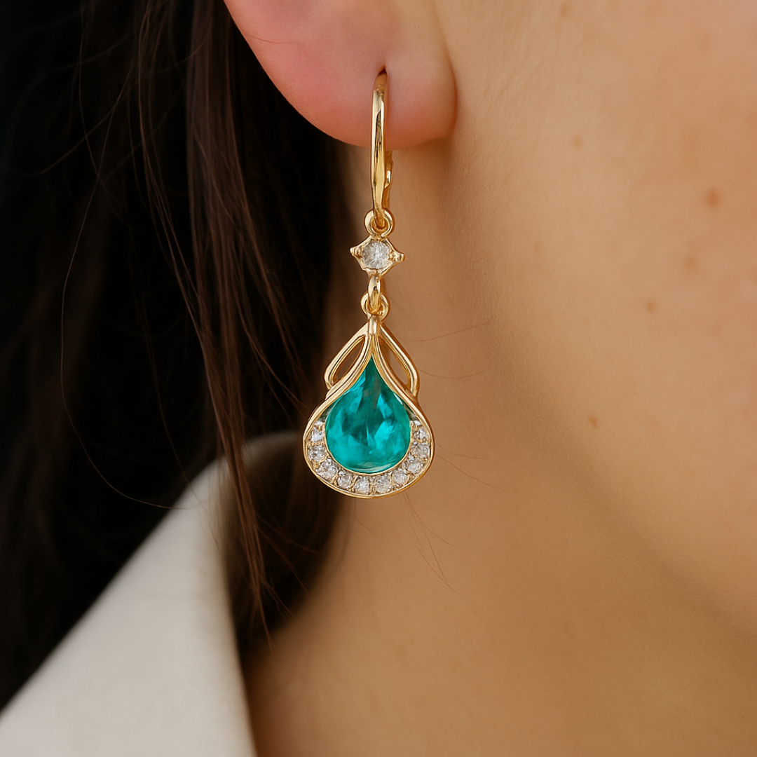 Caravanas con Diseño de Gota y Baño de Oro