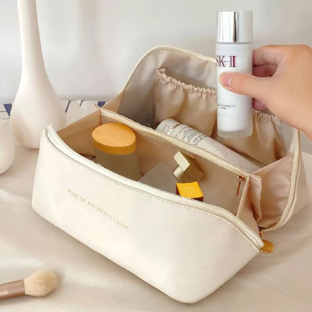 Neceser de Cuero Sintetico Con Varios Compartimentos