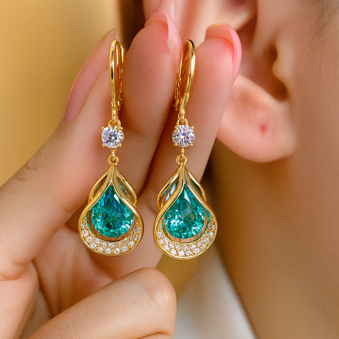 Caravanas con Diseño de Gota y Baño de Oro