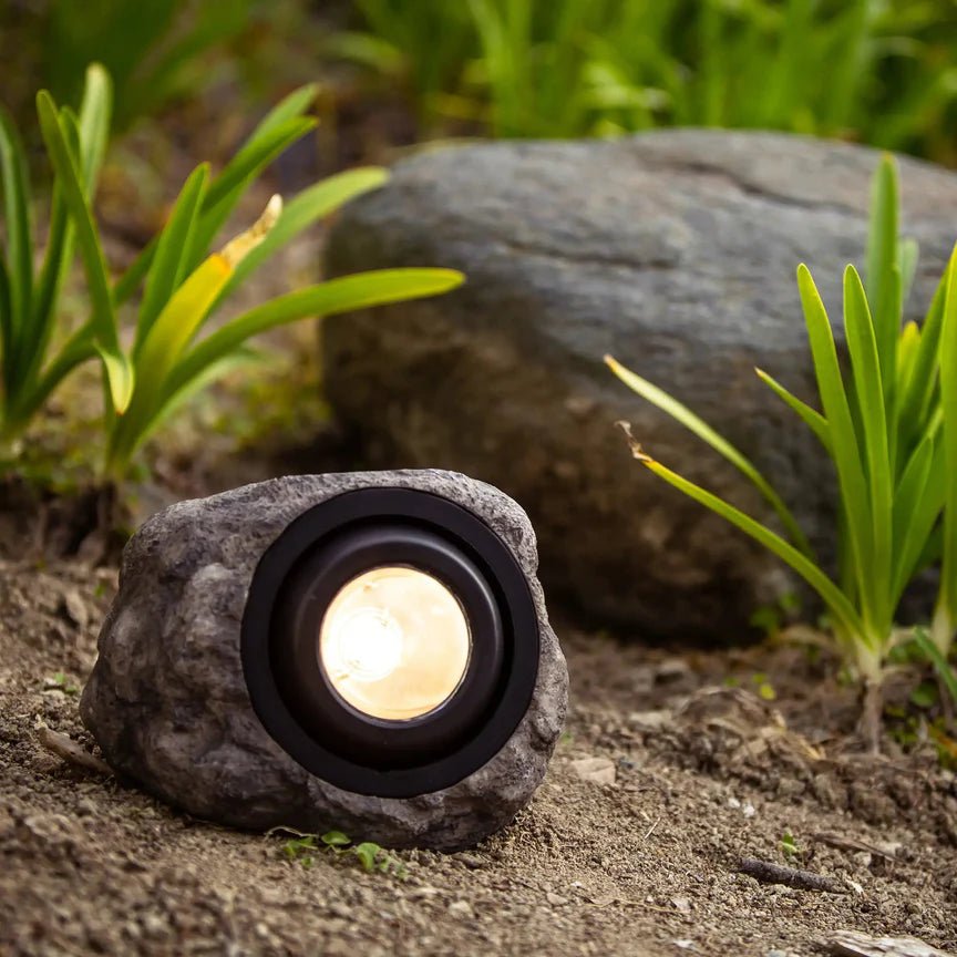 Foco LED tipo Piedra Recargable con el Sol - Muy Moderna Uruguay