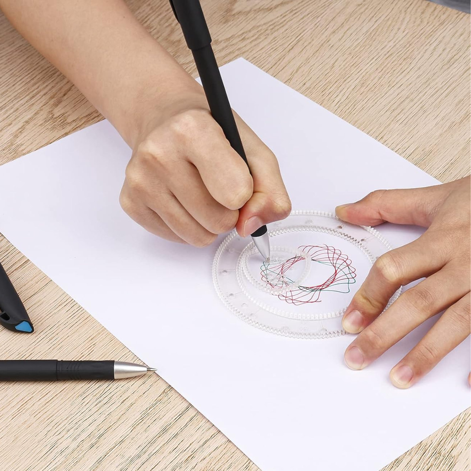 Kit De Dibujo Espirógrafo 22 Piezas Engranajes Juguete Educativo