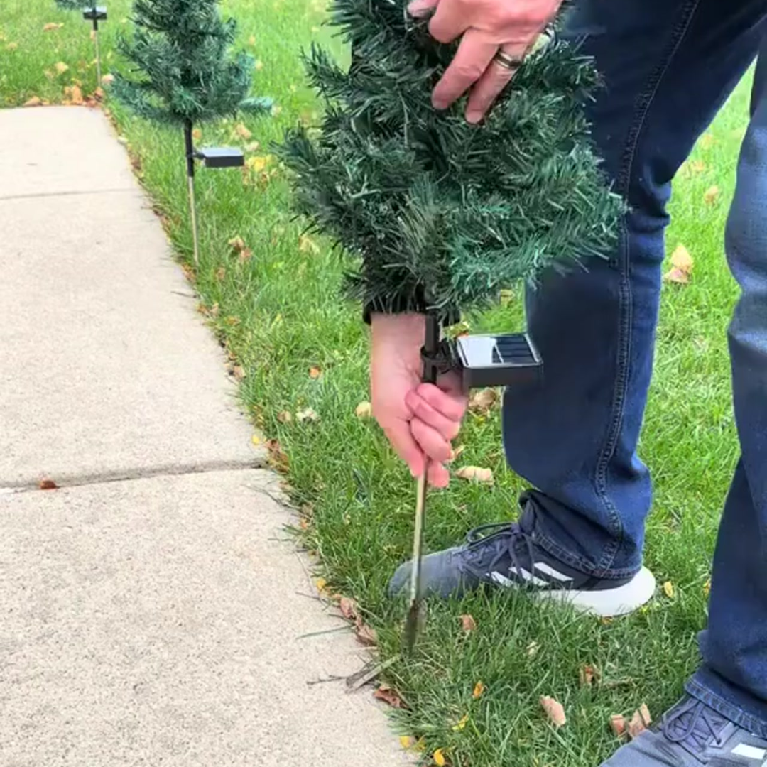 Pack x2 Árbol de Navidad Solar LED con Estaca para Jardín 84 cm