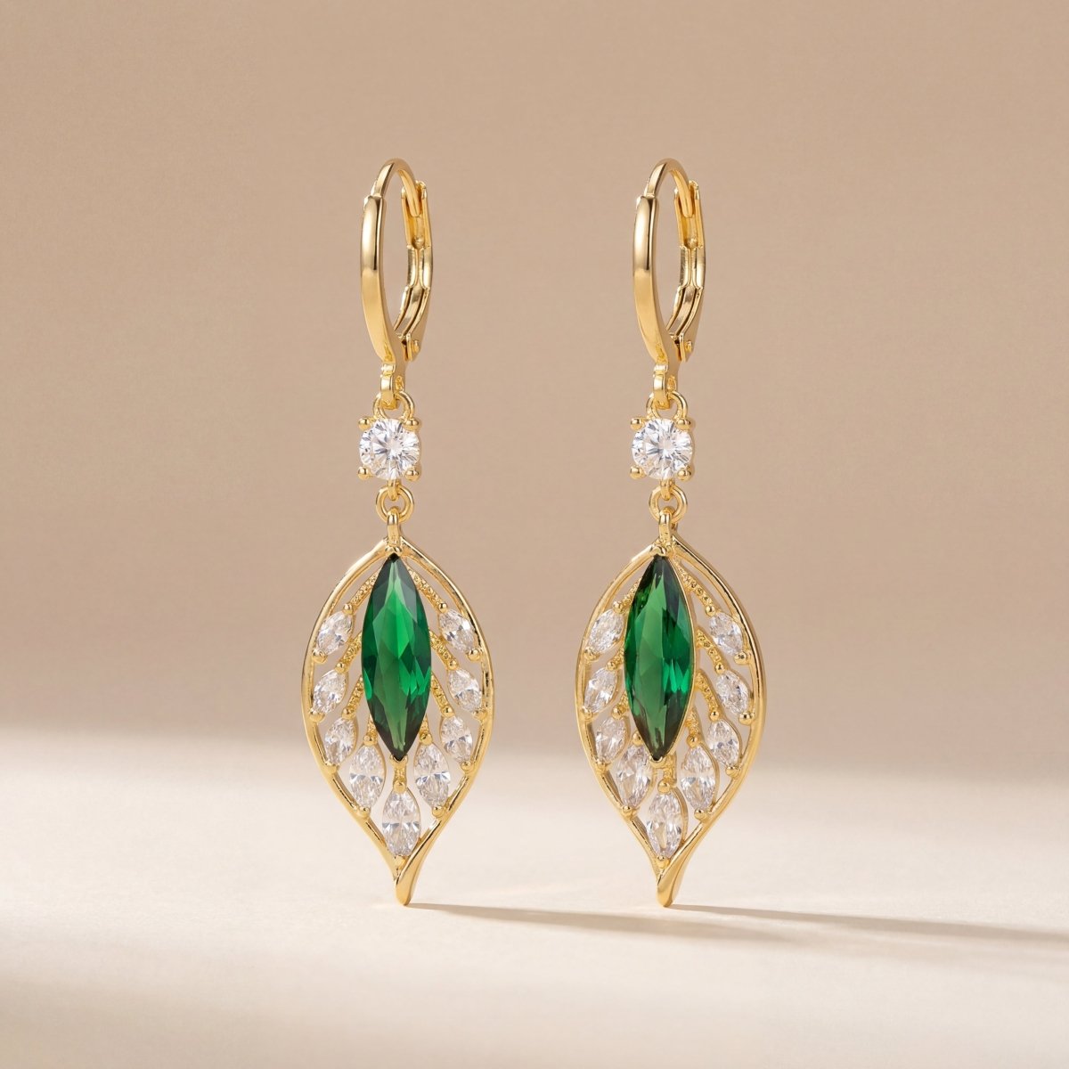 Par De Aretes Hoja de Zirconia - Muy Moderna Uruguay