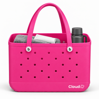 Bolso CLOUD L rosa de EVA, 48 × 22 × 32 cm, con toalla, termo y protector para ilustrar el tamaño; accesorios no incluidos